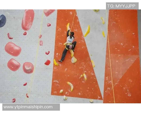 深圳街舞队在攀岩联赛中以57分稳居积分榜首位展现强劲实力