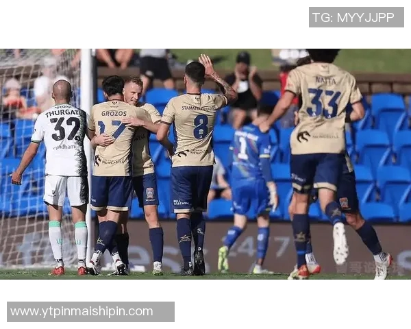 基尔队与汉诺威96的精彩对决分析与赛季展望