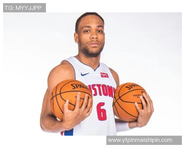 布鲁克洛佩斯：从篮筐之下的巨人到NBA的全能战士之路